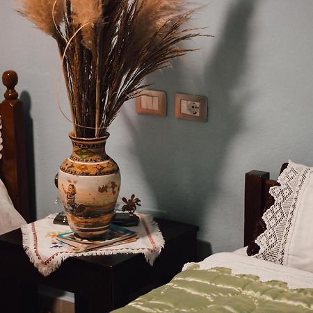Bb Traditional Apartment Gjirokastra Kültér fotó