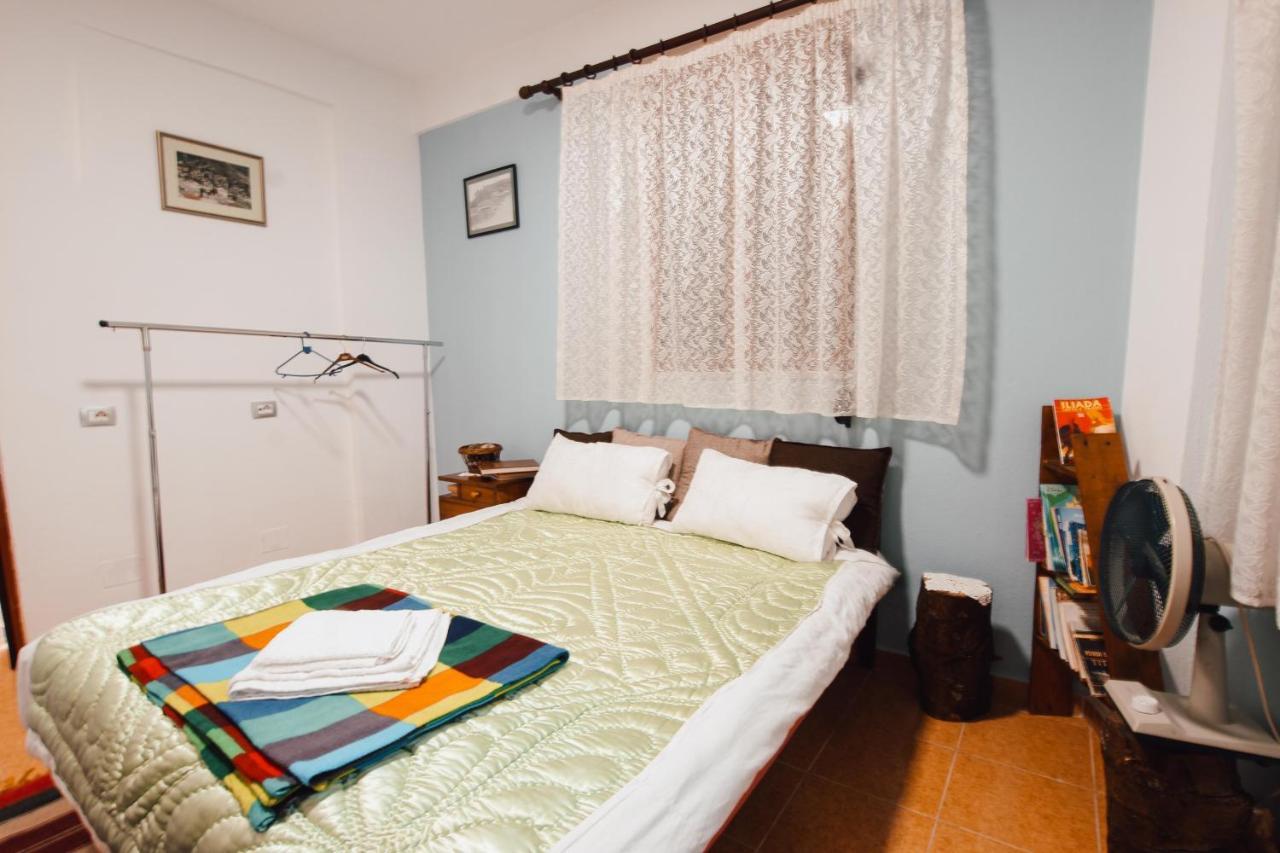 Bb Traditional Apartment Gjirokastra Kültér fotó
