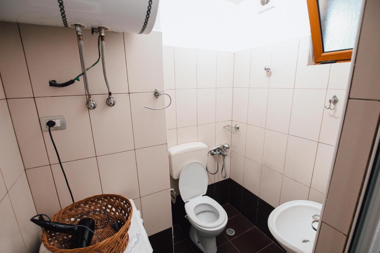 Bb Traditional Apartment Gjirokastra Kültér fotó